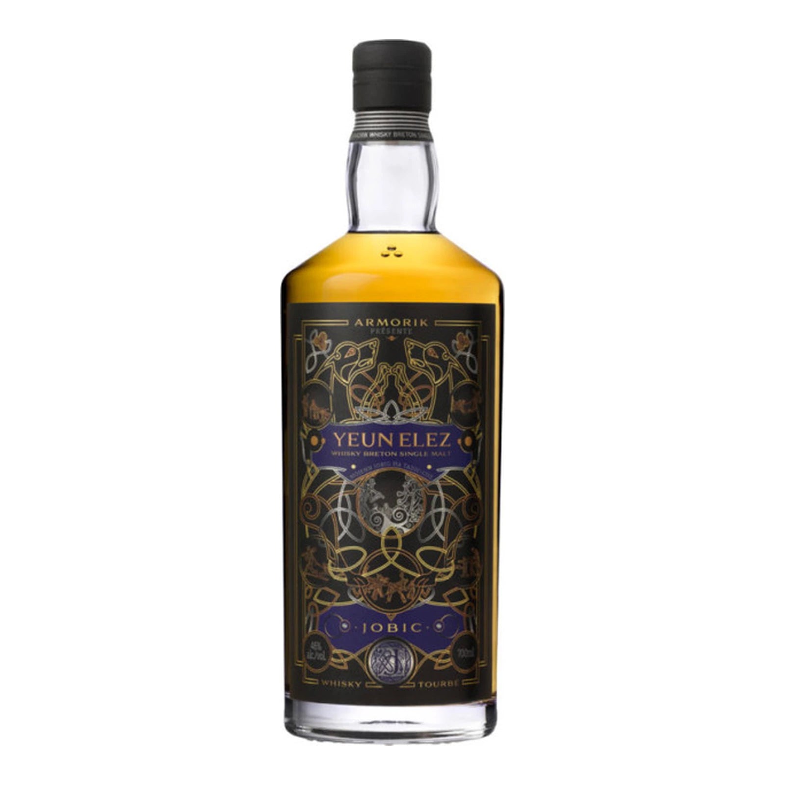 Bouteille de whisky breton Armorik Yeun Elez Jobic 46 %, single malt tourbé de la distillerie Warenghem, sur fond blanc.