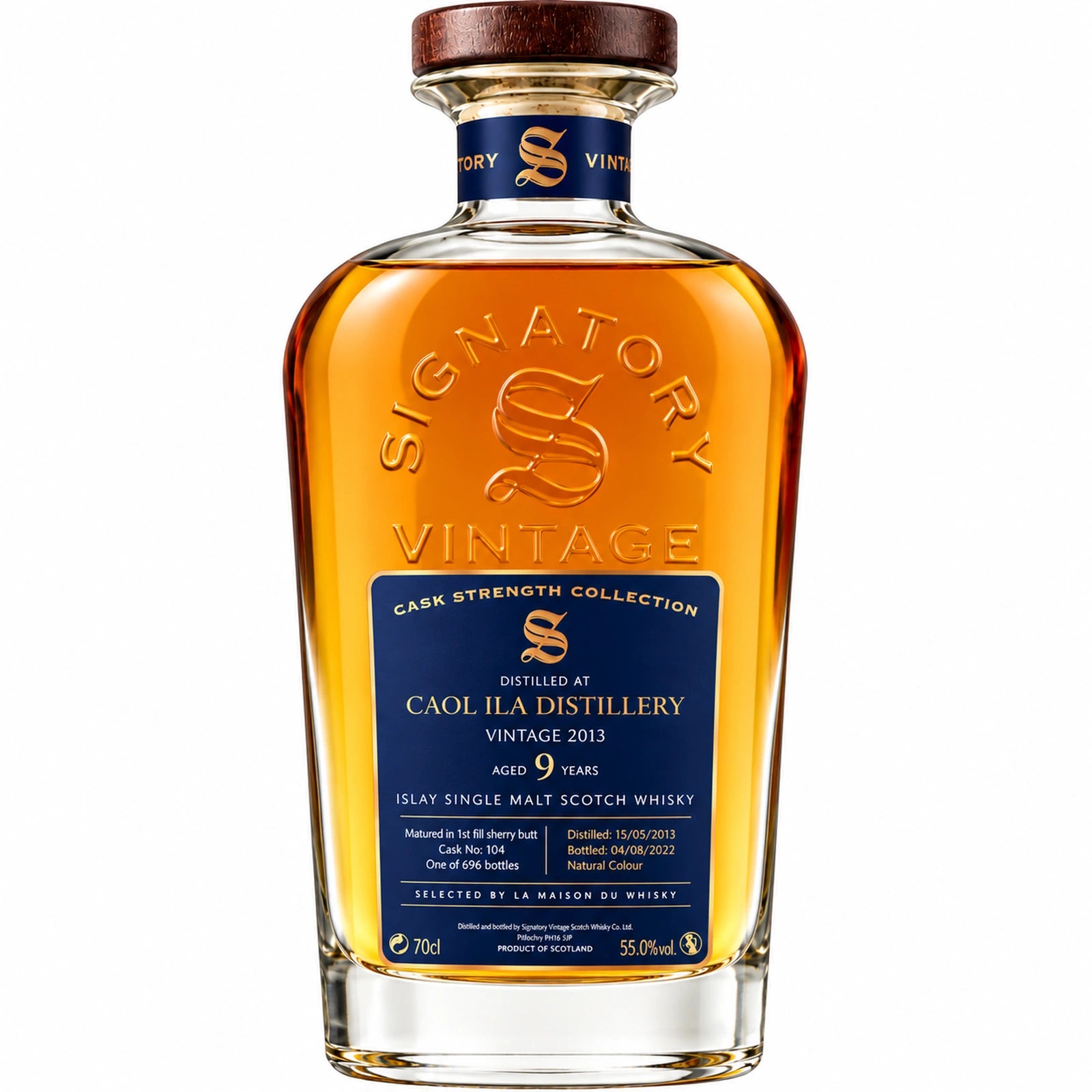 Bouteille de whisky Caol Ila 9 ans 2013 Antipodes Signatory Vintage, single malt écossais tourbé d'Islay, sur fond blanc.